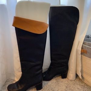 Knee high black boots - LeifNotes